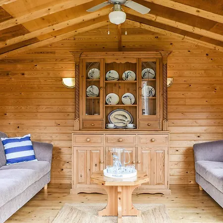 Evergreen House * Runswick