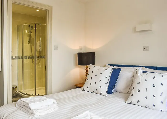 بيت للعطل Evergreen House